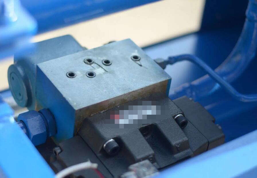 蓄能器在拉床液壓系統(tǒng)改進(jìn)中的應(yīng)用